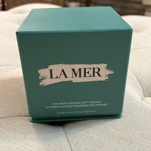 La Mer moisturizing soft cream